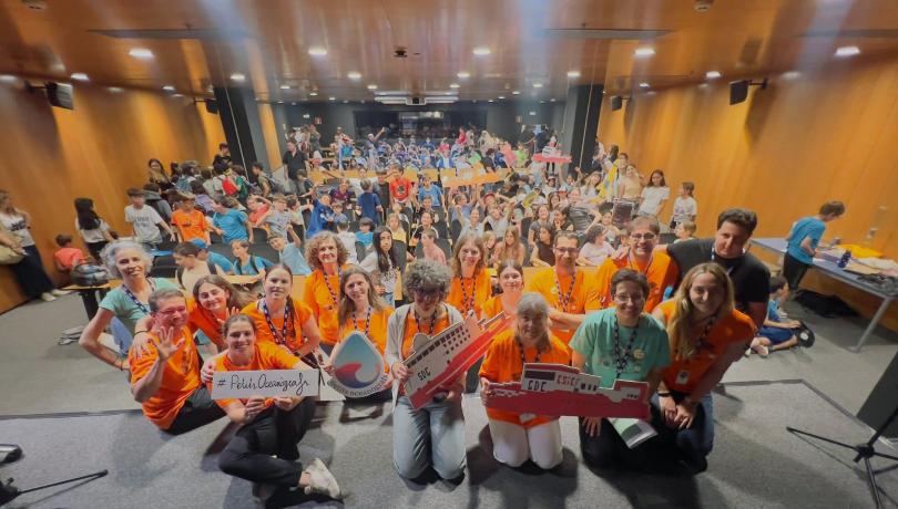 El objetivo del proyecto es llevar el océano al aula y el aula al océano, creando un vínculo emocional y científico entre el alumnado y el medio marino / ICM-CSIC. El objetivo del proyecto es llevar el océano al aula y el aula al océano, creando un vínculo emocional y científico entre el alumnado y el medio marino / ICM-CSIC.