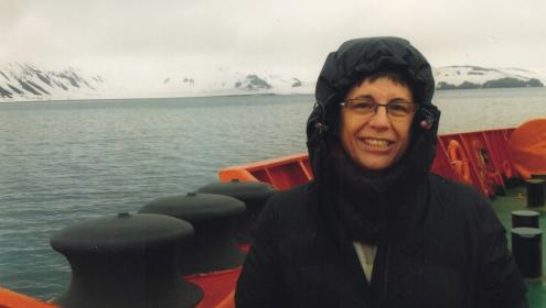 La investigadora Celia Marrasé estudia las interacciones entre los procesos físicos, químicos y biológicos que tienen lugar en los sistemas marinos/ICM-CSIC.